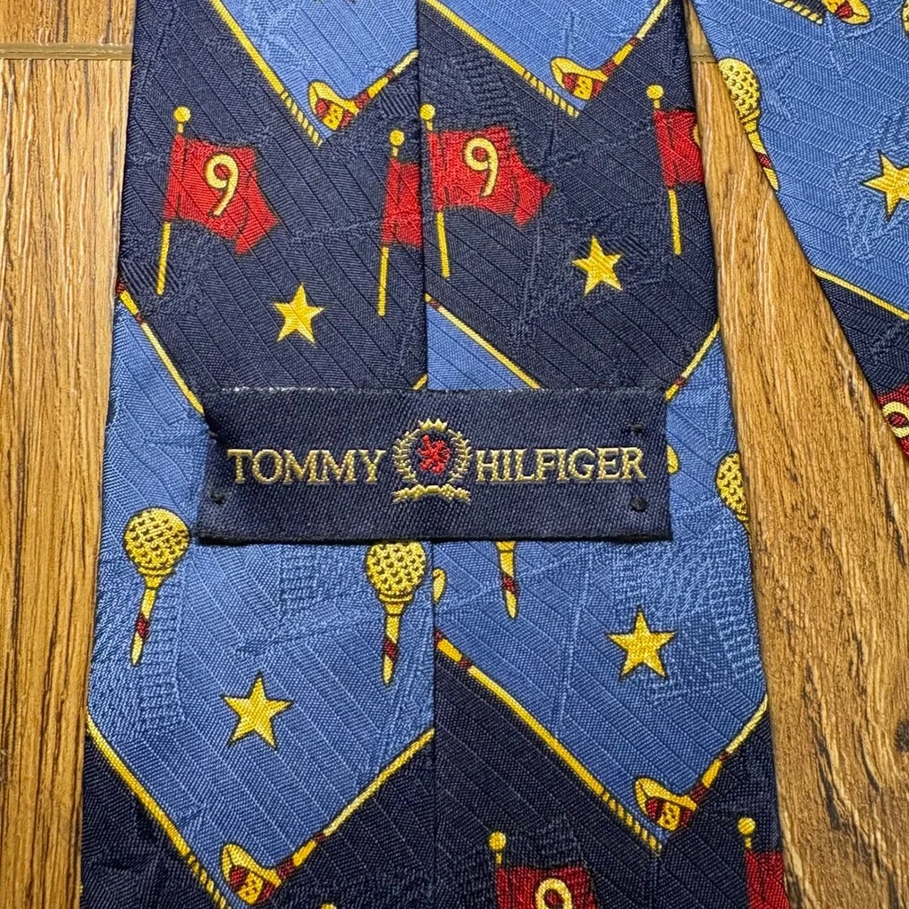 VTG Tommy Hilfiger Mens Golf Silk Tie Blue Red Flag Stars Novelty Made in‎ USA